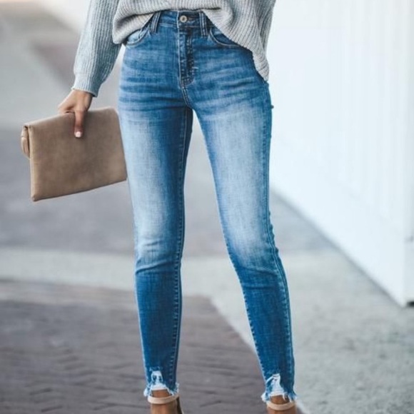 American Eagle Outfitters Denim - AMERICAN EAGLE High Rise Frayed Hem Ankle Length Jeggings Size 00